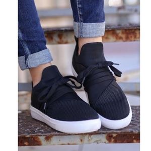 Steve Madden Lancer Black Sneakers - 8.5!